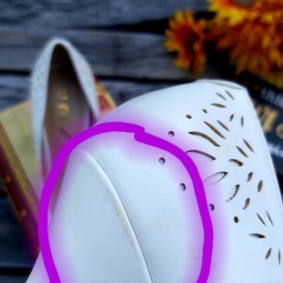 Super Deal Buy One Pair Size 6 Get Other Free Unisa Pumps - Picture 10 of 16